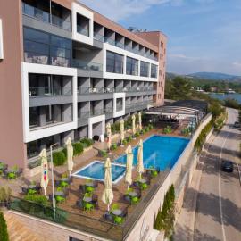 Glorius Hotel，位于韦莱斯的酒店