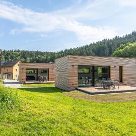 Modul Häuser Maurer，位于Georgenberg的酒店