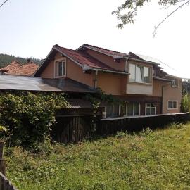 Casa Cristian，位于坎普朗莫道尼斯的酒店