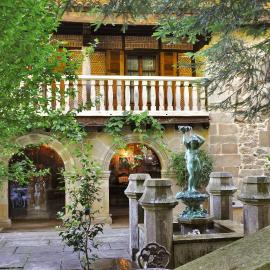 Palacio de Trasvilla，位于Escobedo的酒店