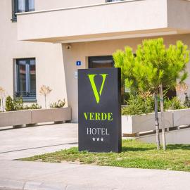 Hotel Verde，位于波德戈里察的酒店