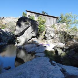 Salto do Lobo - Montain houses with private river，位于佩尼亚什达绍迪的酒店