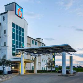 Motel 6-Grande Prairie, AB,位于大草原城的酒店