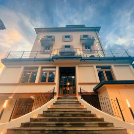 Hotel La Verticale，位于夏蒙尼-勃朗峰的酒店