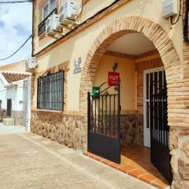 Casa Rosales Toledo cerca de Puy du Fou，位于Polán的酒店