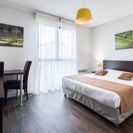 All Suites Appart Hôtel - Pau - Zénith，位于波城的酒店