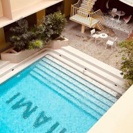 Miami Hotel Bangkok，位于曼谷的酒店