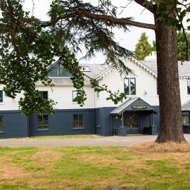 The Charlton Boutique Hotel，位于切尔滕纳姆的酒店
