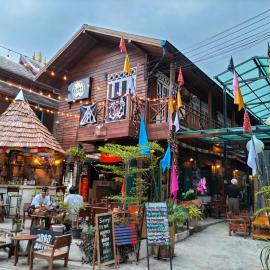 Hostel and Music Bar Bros，位于拜县的酒店