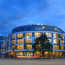 H24 Stadthotel Bernau，位于柏林附近贝尔瑙的酒店