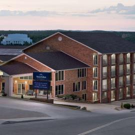 AmericInn by Wyndham Branson & Conference Center，位于布兰森的酒店