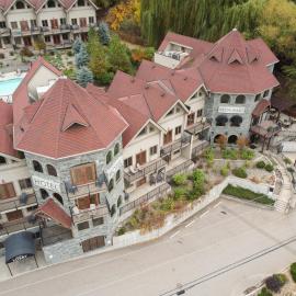 The Castle at Swan Lake，位于弗农的酒店