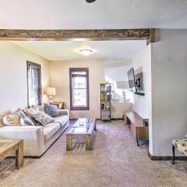 Appleton Abode Near Lake Winnebago & Downtown，位于阿普尔顿的酒店
