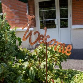 LOGIS - Hôtel Restaurant Du Canard，位于Hangest-sur-Somme的酒店