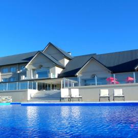 Howard Johnson Hotel Piedras Moras,位于阿尔玛菲埃尔特的酒店