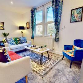 Funky 2 Bed (split level) Apartment in the Heart of Historic Rochester