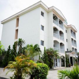 Hotel Hibiscus Blvd Triomphal,位于利伯维尔的酒店