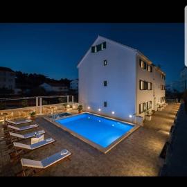 La Perla Apartments，位于苏提万的酒店