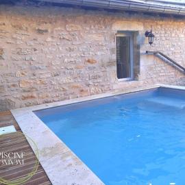 L'authentique Martelaise PISCINE CHAUFFEE，位于马尔泰勒的酒店