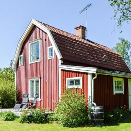 Nice Home In Hallstavik With Sauna