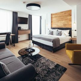 Genusshotel Goldene Rose，位于西兰德罗的酒店