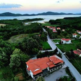 Hotel Odysseas，位于Kalyvia的酒店