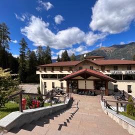 Hotel Derby，位于佛加里达的酒店