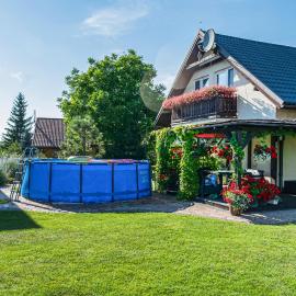 2 Bedroom Amazing Home In Ploskinia，位于Płoskinia的酒店
