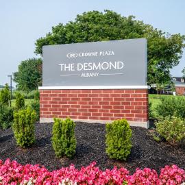 Crowne Plaza Albany - The Desmond Hotel，位于奥尔巴尼的酒店