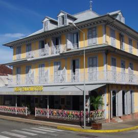 Hôtel des Palmistes，位于卡宴的酒店