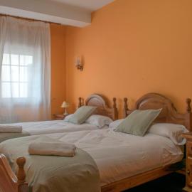 Hostal Galicia，位于蒙福特·德·莱蒙斯的酒店