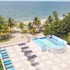 Hotel Playa Divina，位于科韦尼亚斯的酒店