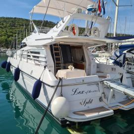 Luxury Yacht - Lex of the Seas，位于斯普利特的酒店