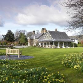 Tyddyn Llan Restaurant with Rooms，位于科文的酒店