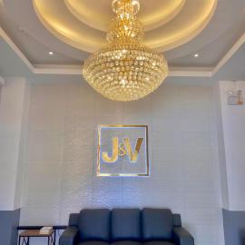 J&V Hotel and Resort，位于Apaleng的酒店
