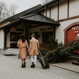 Hotel Dębowe Wzgórze Wellness & Spa，位于亚诺托维克的酒店