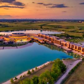 St. Martins Therme & Lodge，位于弗劳恩基兴的酒店