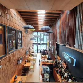 Hotel & Café Bauda，位于卡斯特鲁的酒店