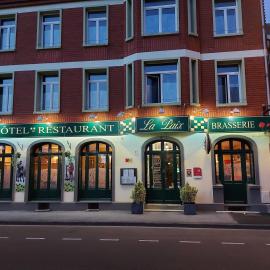 Hotel De La Paix，位于阿尔贝的酒店