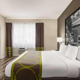 Super 8 by Wyndham Sarnia ON，位于萨尼亚的酒店