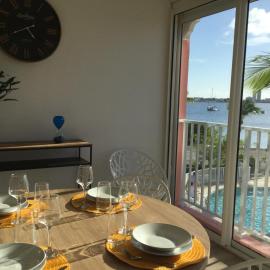 APPARTEMENT DUPLEX VUE LAGON 1216，位于Marigot的酒店