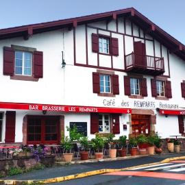 Hotel des Remparts，位于圣让皮耶德波尔的酒店