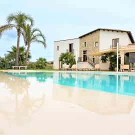 La Corte del Sole，位于卡拉塔菲米的酒店