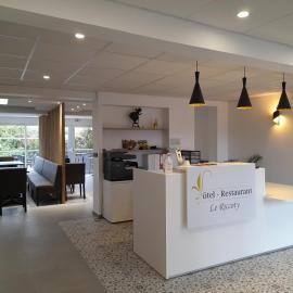 Hôtel Le Riccoty，位于布利斯的酒店