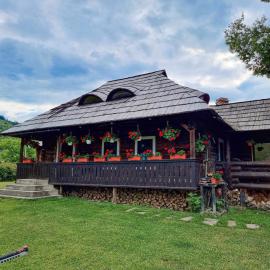 Căsuța “La Bubuțu”，位于坎普朗莫道尼斯的酒店