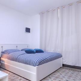 Maison LYDIE - Meublé de vacances 3 étoiles，位于沙勒罗瓦的酒店