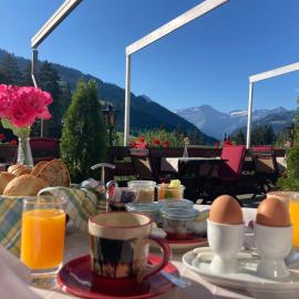 Hotel Alpenrose mit Gourmet-Restaurant Azalée，位于格施塔德的酒店