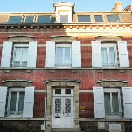 Chambre D'hôtes Les Epicuriens，位于埃佩尔奈的酒店