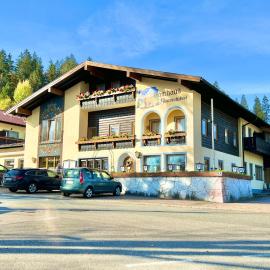 Hotel Bärenstüberl，位于柯尼希斯湖畔舍瑙的酒店