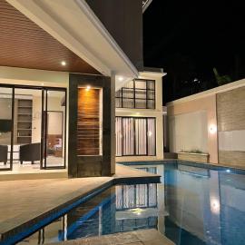 Blue Breeze Villa，位于Lajor的酒店